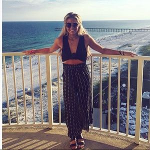 EUC Urban Outfitters Black Plunge Blouse (Adult Extra Small)